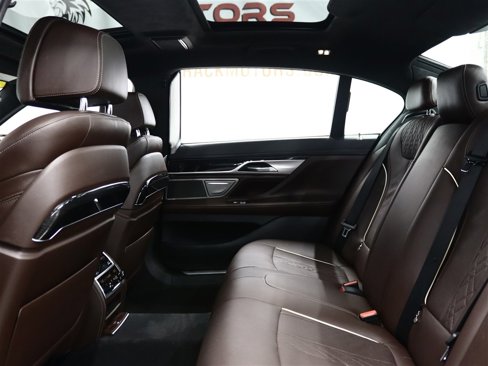 Used 2016 BMW 750i xDrive image 11