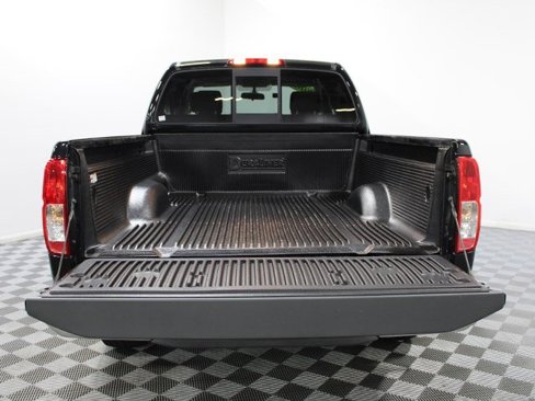Used 2016 Nissan Frontier SV image 13