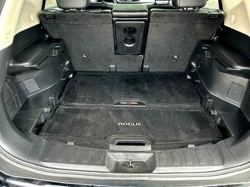 Used 2018 Nissan Rogue SL image 9