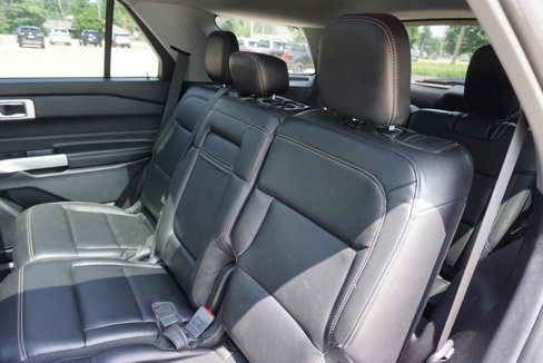 Used 2021 Ford Explorer XLT image 25