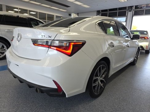 Used 2021 Acura ILX w/ Premium Package image 2
