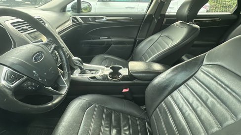 Used 2014 Ford Fusion SE w/ Equipment Group 202A image 11
