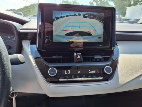 Used 2025 Toyota Corolla LE image 25