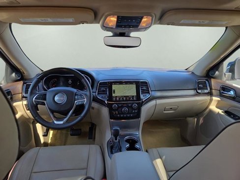 Used 2020 Jeep Grand Cherokee Overland image 2