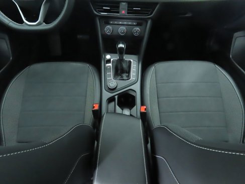 Certified 2022 Volkswagen Taos SE image 17