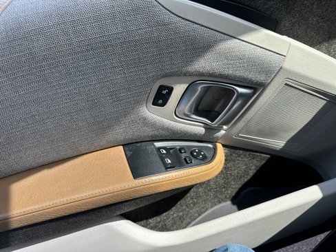 Used 2015 BMW i3 w/ Range Extender image 28
