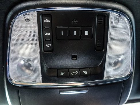 Used 2019 Jeep Grand Cherokee Altitude image 15