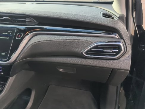 Used 2023 Chevrolet Bolt EUV LT w/ Comfort Package image 45