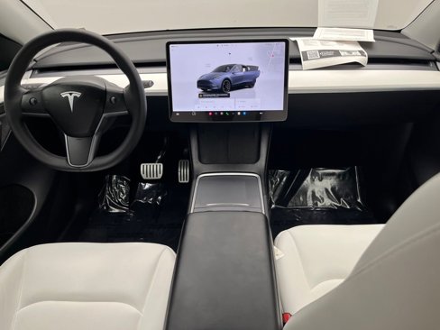 Used 2023 Tesla Model Y Performance image 27