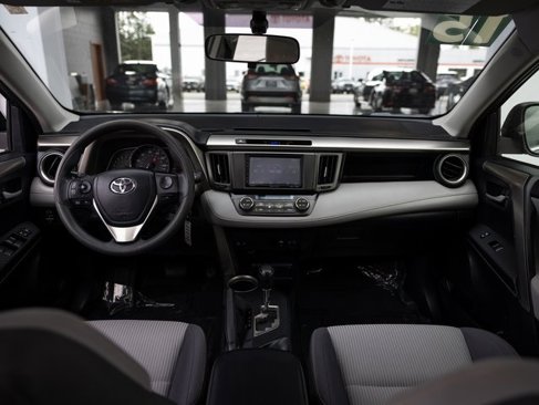 Used 2015 Toyota RAV4 XLE image 18