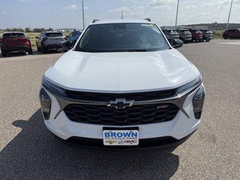 New 2025 Chevrolet Trax RS image 4