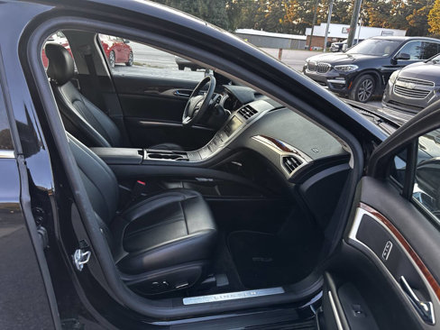 Used 2016 Lincoln MKZ image 19
