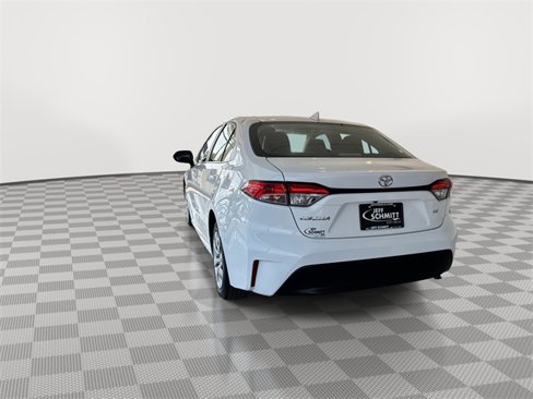 Used 2023 Toyota Corolla LE image 9