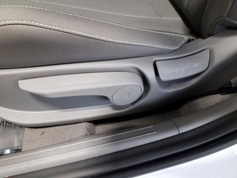 New 2025 Hyundai Elantra SEL image 14