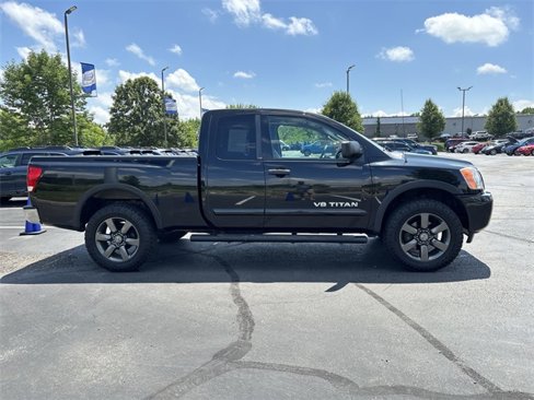 Used 2015 Nissan Titan SV w/ SV Value Truck Package image 12