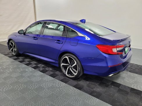 Used 2018 Honda Accord Sport image 3