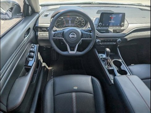 Used 2024 Nissan Altima 2.5 SR image 8