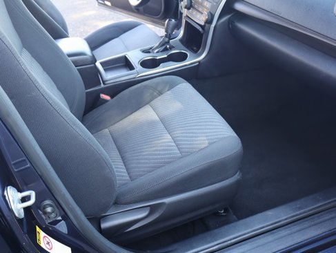 Used 2017 Toyota Camry LE image 29