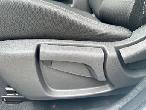 Used 2018 Nissan Rogue S image 18