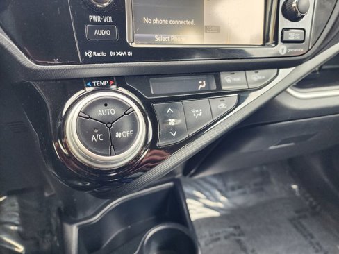 Used 2017 Toyota Prius C Three image 18