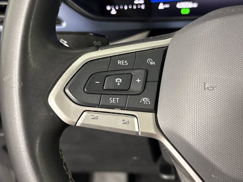 Used 2024 Volkswagen Taos SE image 23