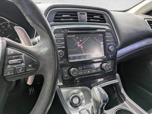 Used 2017 Nissan Maxima SR w/ Midnight Edition image 12
