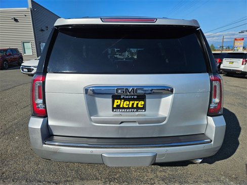Used 2017 GMC Yukon Denali w/ Open Road Package image 4
