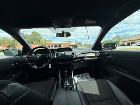 Used 2017 Honda Accord Sport image 20