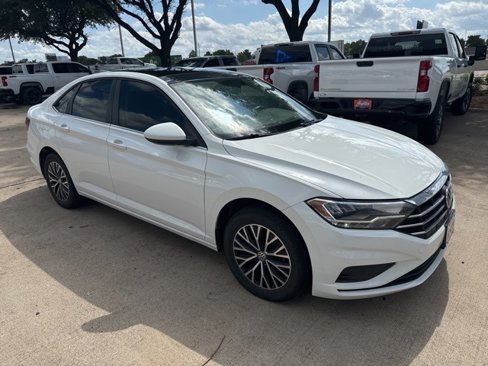 Used 2021 Volkswagen Jetta SE w/ SE Cold Weather Package image 2