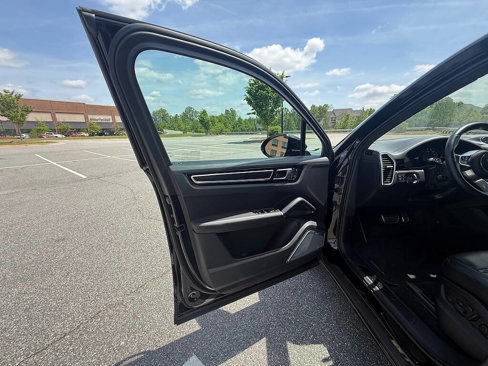 Used 2022 Porsche Cayenne GTS image 19