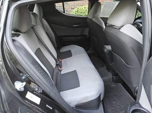 Used 2019 Toyota C-HR XLE image 28