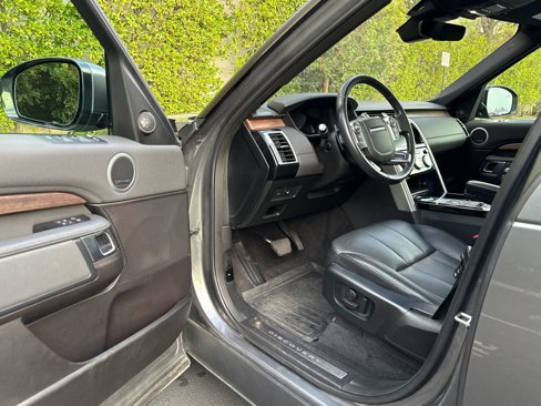 Used 2018 Land Rover Discovery HSE image 9