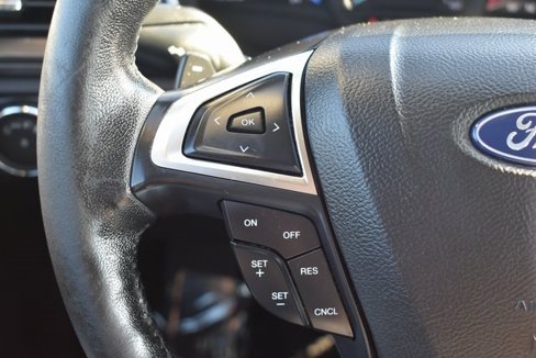 Used 2018 Ford Fusion SE w/ Fusion SE Technology Package image 16