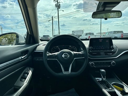 Used 2022 Nissan Altima 2.5 SV image 13