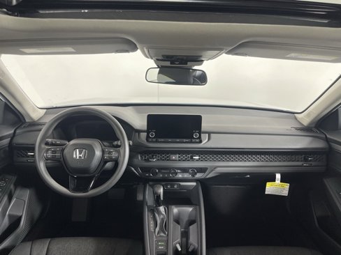 Used 2025 Honda Accord SE image 19