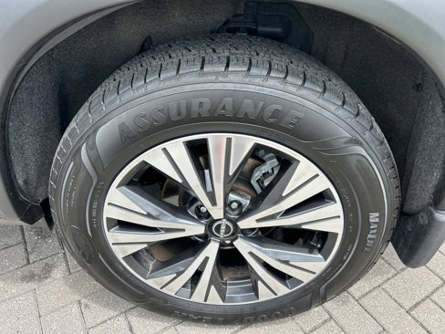 Used 2023 Nissan Rogue SV image 28