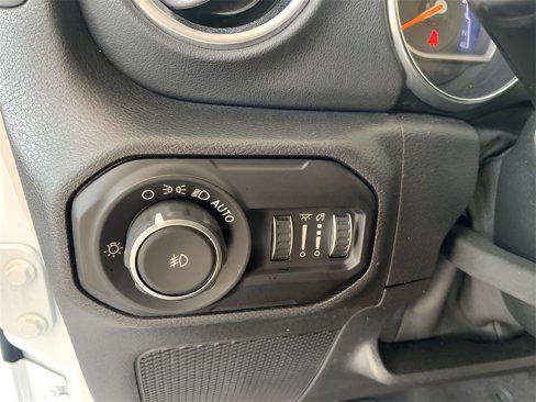 Used 2020 Jeep Wrangler Unlimited Sahara image 27