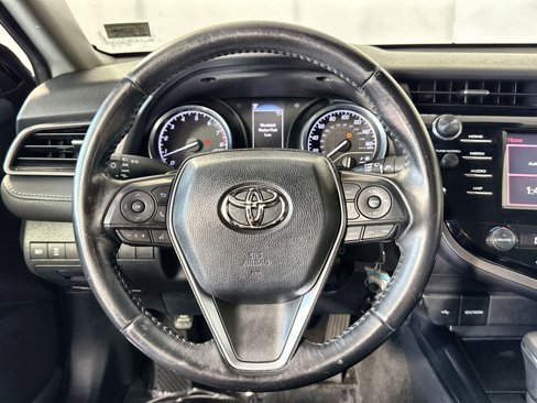 Used 2020 Toyota Camry SE image 16