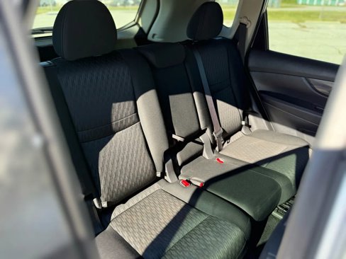 Used 2018 Nissan Rogue S image 20
