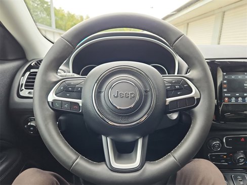 Used 2021 Jeep Compass Latitude image 27