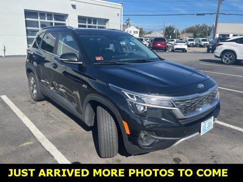 Used 2021 Kia Seltos EX image 2