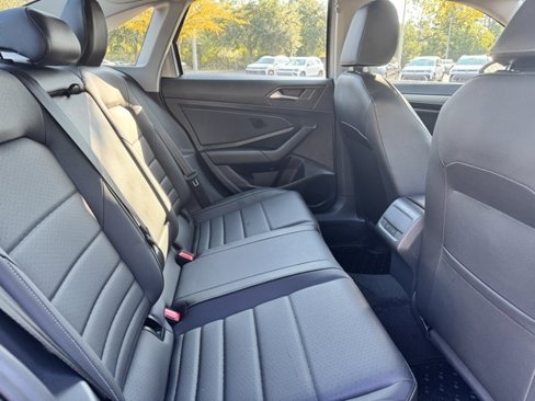 Certified 2021 Volkswagen Jetta SE w/ SE Cold Weather Package image 9