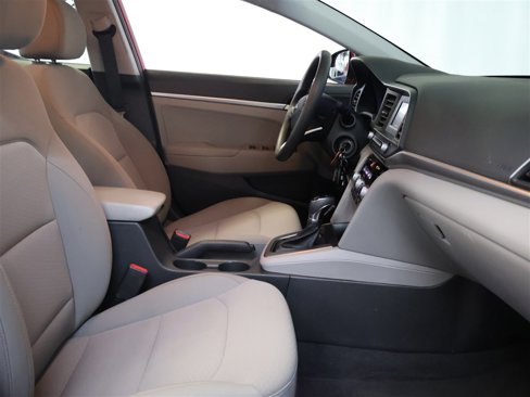 Used 2020 Hyundai Elantra SE image 18