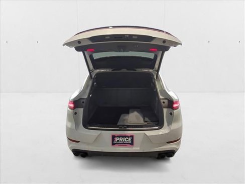 Used 2023 Porsche Cayenne Turbo image 9