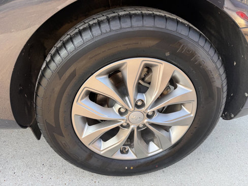 Used 2019 Kia Sedona LX image 21