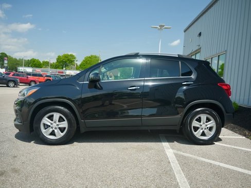 Used 2020 Chevrolet Trax LT w/ LT Convenience Package image 4