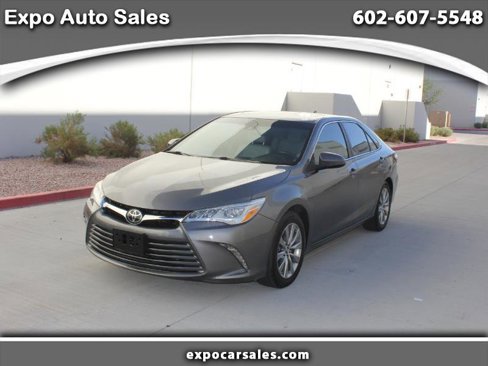 Used 2017 Toyota Camry XLE image 1