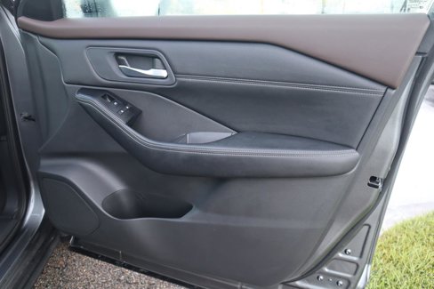 Used 2023 Nissan Rogue SV w/ SV Premium Package image 49