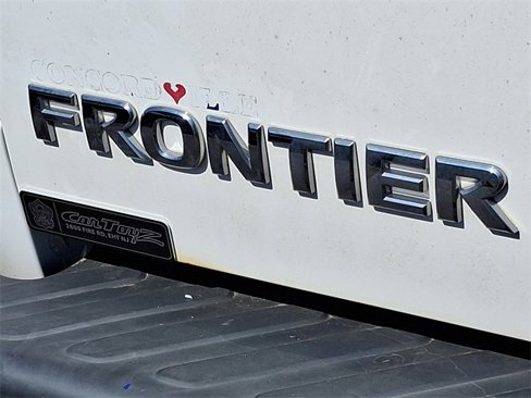 Used 2018 Nissan Frontier SV image 14