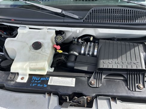 Used 2001 Chevrolet Express 3500 image 23